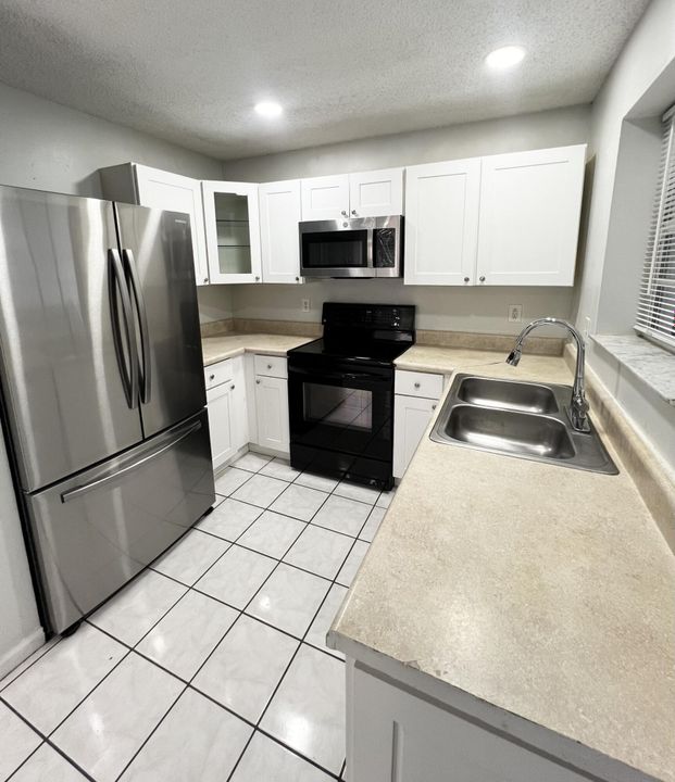 Active With Contract: $2,800 (3 beds, 2 baths, 5952 Square Feet)