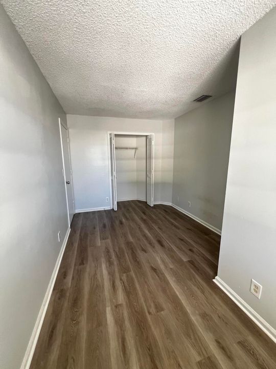 Active With Contract: $2,800 (3 beds, 2 baths, 5952 Square Feet)