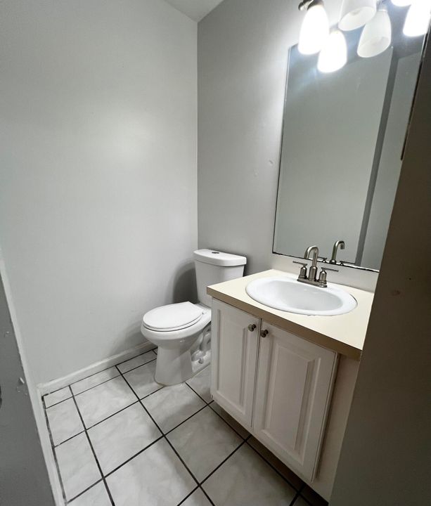 Active With Contract: $2,800 (3 beds, 2 baths, 5952 Square Feet)