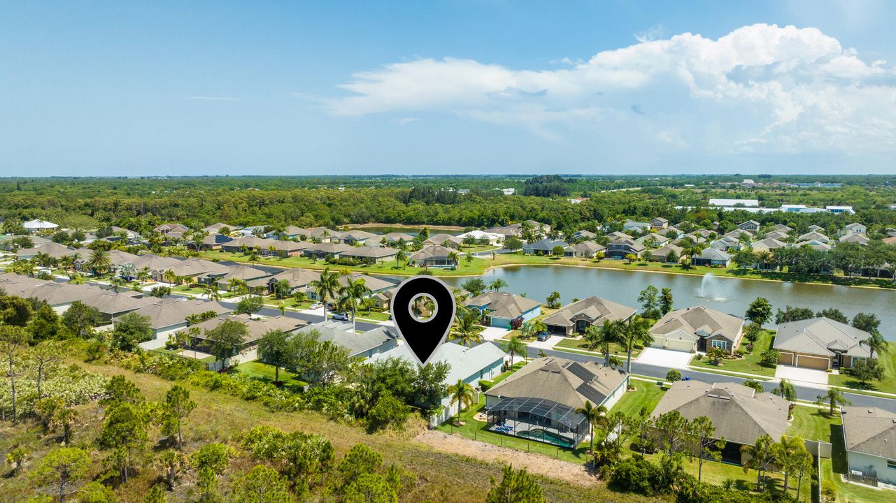 Active With Contract: $399,900 (4 beds, 2 baths, 2386 Square Feet)