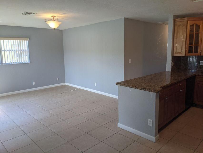 For Sale: $367,400 (3 beds, 1 baths, 960 Square Feet)