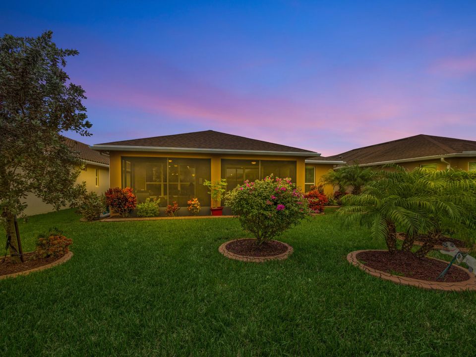 For Sale: $410,000 (3 beds, 2 baths, 1992 Square Feet)