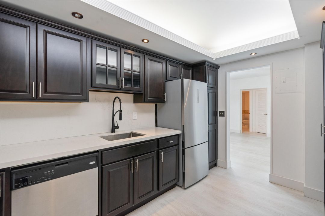 For Sale: $424,900 (1 beds, 1 baths, 1086 Square Feet)