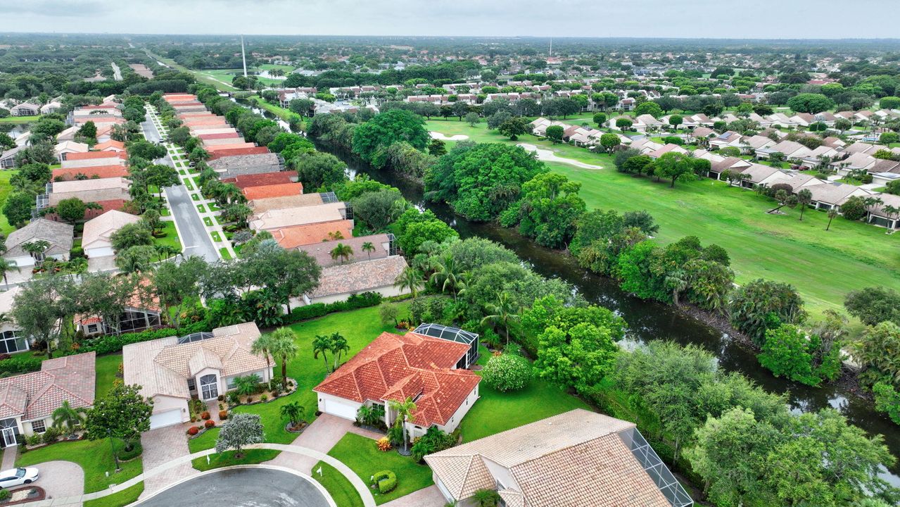 For Sale: $789,000 (3 beds, 2 baths, 2469 Square Feet)