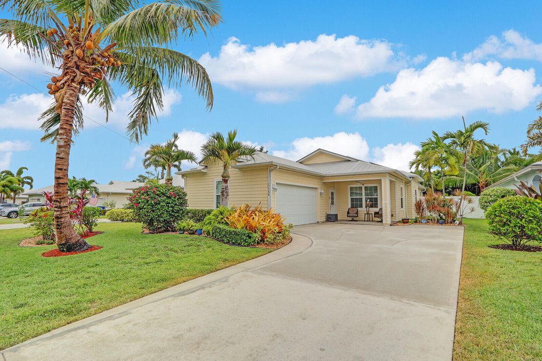 For Sale: $724,900 (3 beds, 2 baths, 1802 Square Feet)