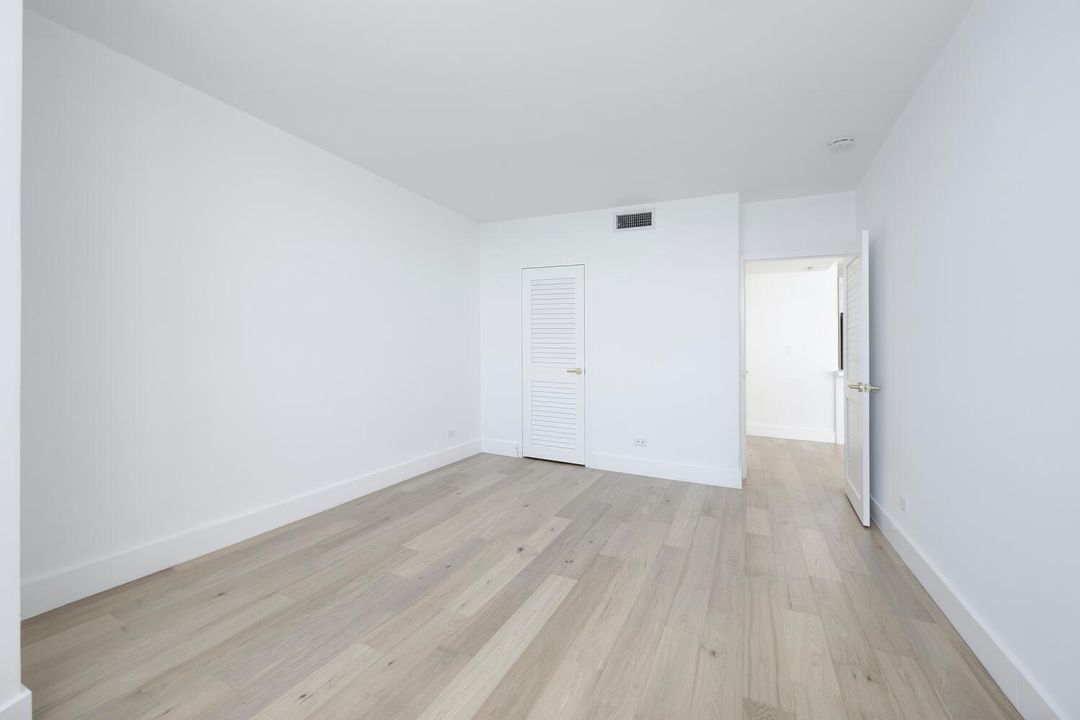 For Sale: $435,000 (1 beds, 1 baths, 805 Square Feet)