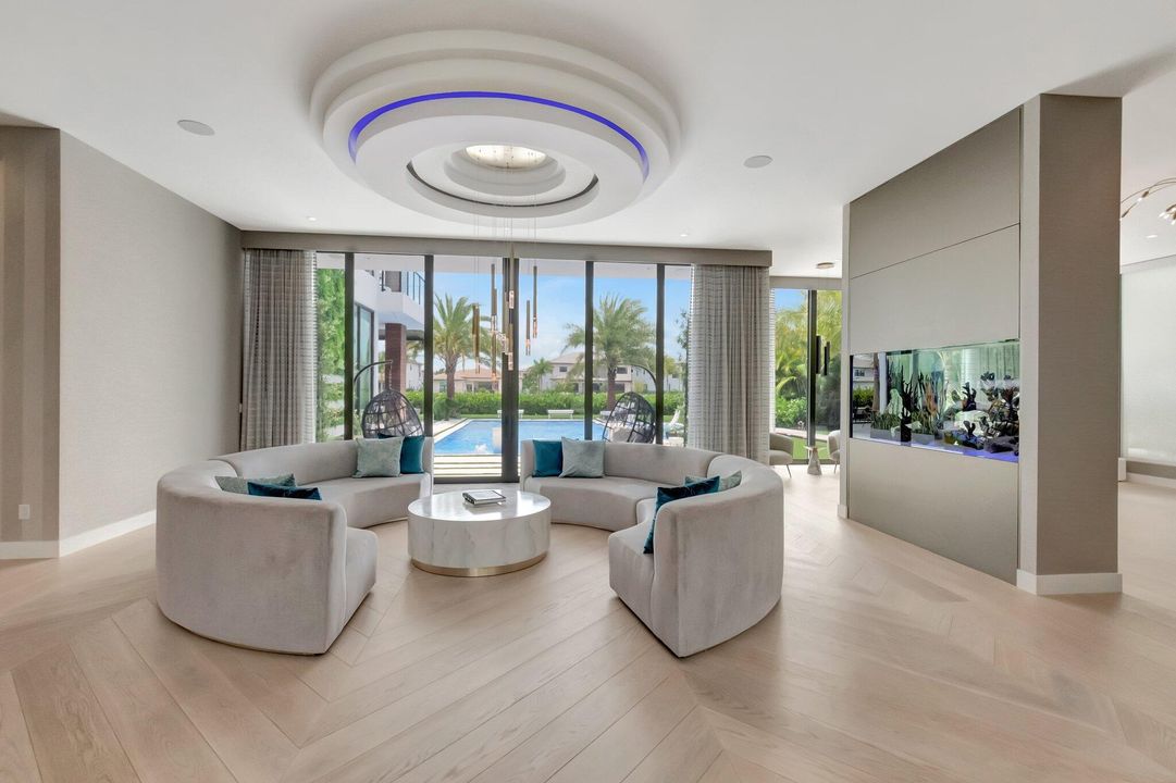 For Sale: $7,500,000 (6 beds, 7 baths, 7894 Square Feet)