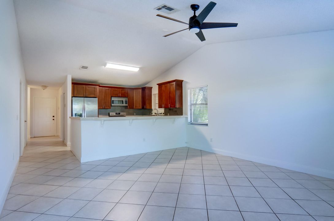 For Rent: $3,000 (3 beds, 2 baths, 1348 Square Feet)