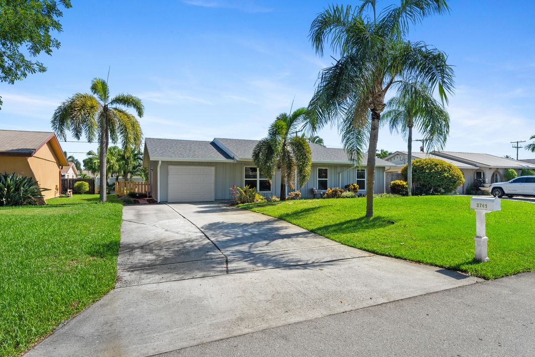 For Sale: $524,900 (3 beds, 2 baths, 1316 Square Feet)