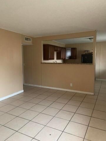 For Sale: $138,000 (2 beds, 1 baths, 734 Square Feet)