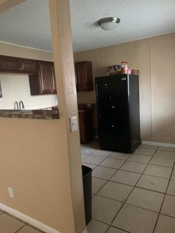 For Sale: $138,000 (2 beds, 1 baths, 734 Square Feet)