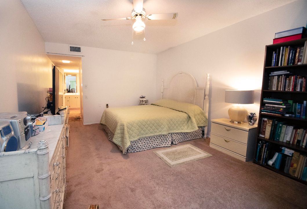 For Sale: $115,000 (1 beds, 1 baths, 662 Square Feet)