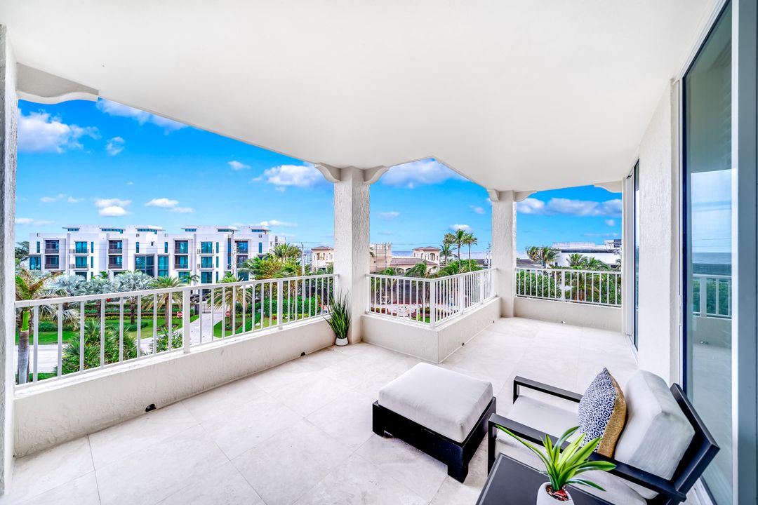 Active With Contract: $2,350,000 (3 beds, 3 baths, 2661 Square Feet)