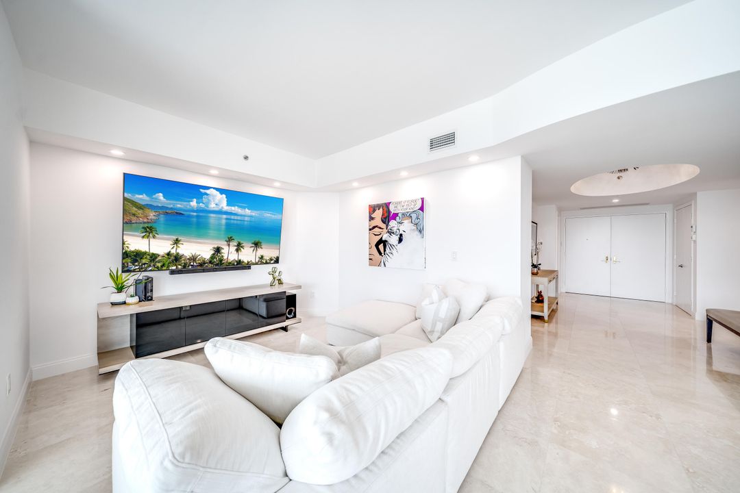 Active With Contract: $2,350,000 (3 beds, 3 baths, 2661 Square Feet)