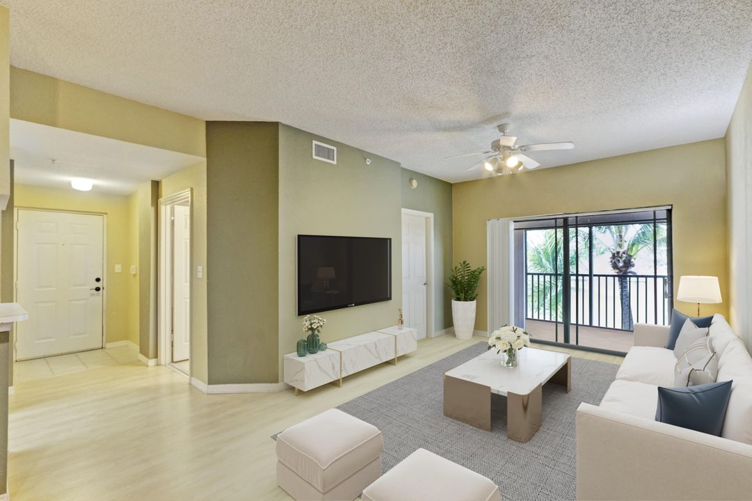 For Sale: $330,000 (2 beds, 2 baths, 978 Square Feet)