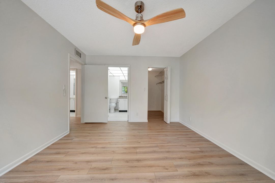 For Sale: $194,300 (2 beds, 2 baths, 976 Square Feet)