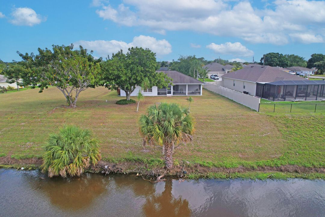 For Sale: $350,000 (3 beds, 2 baths, 1530 Square Feet)