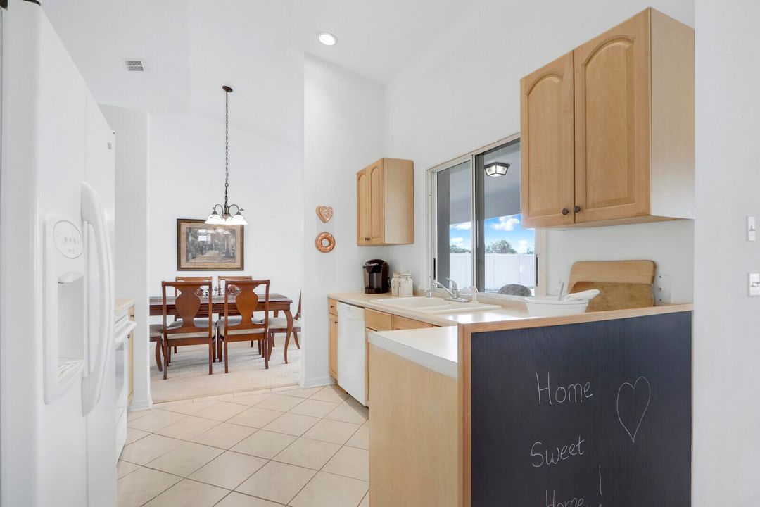 For Sale: $350,000 (3 beds, 2 baths, 1530 Square Feet)