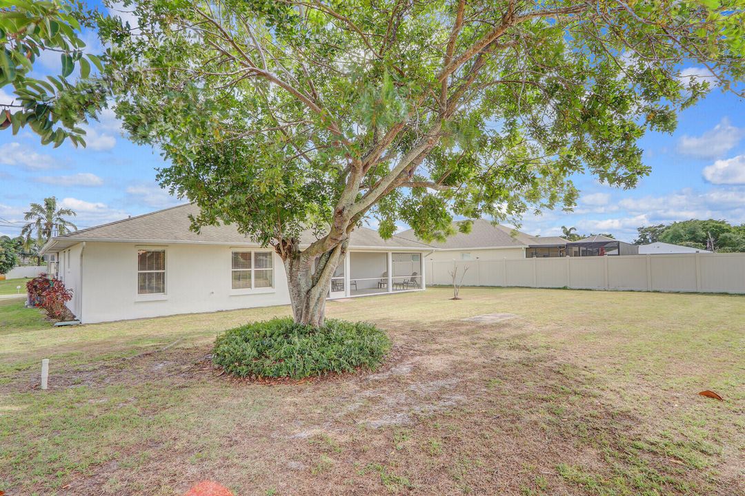 For Sale: $350,000 (3 beds, 2 baths, 1530 Square Feet)