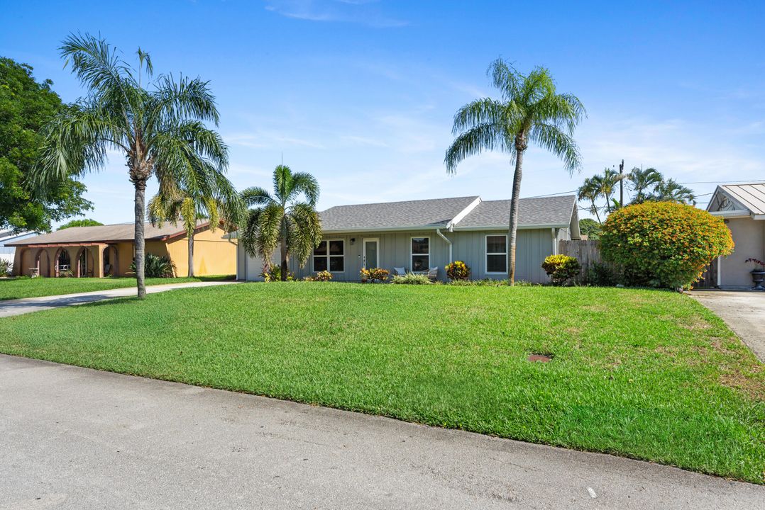 For Sale: $524,900 (3 beds, 2 baths, 1316 Square Feet)