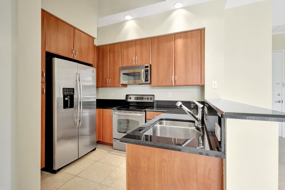 For Rent: $4,100 (2 beds, 2 baths, 1234 Square Feet)