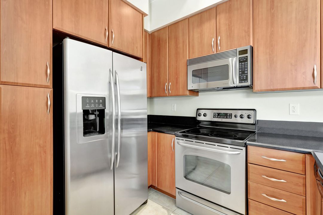For Rent: $4,100 (2 beds, 2 baths, 1234 Square Feet)