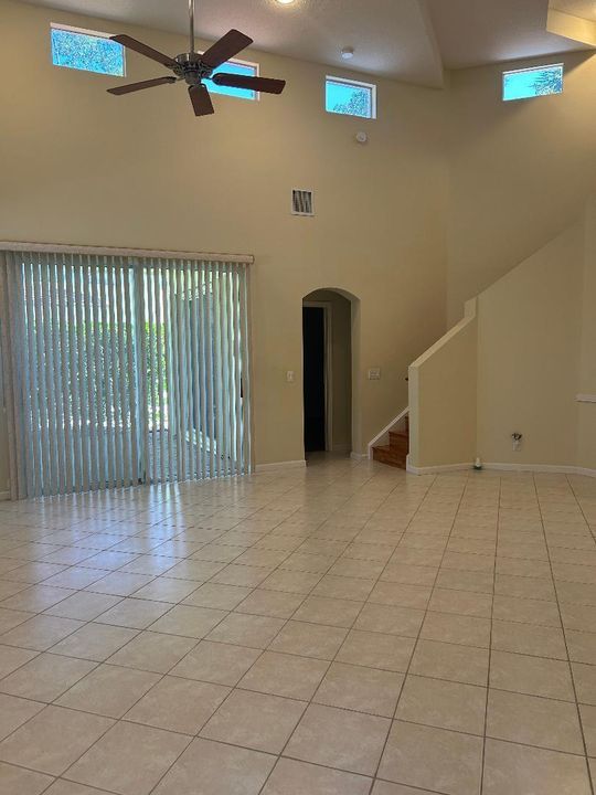 For Rent: $3,500 (4 beds, 2 baths, 2104 Square Feet)