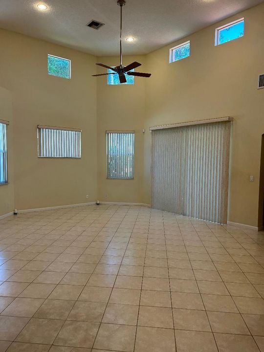 For Rent: $3,500 (4 beds, 2 baths, 2104 Square Feet)