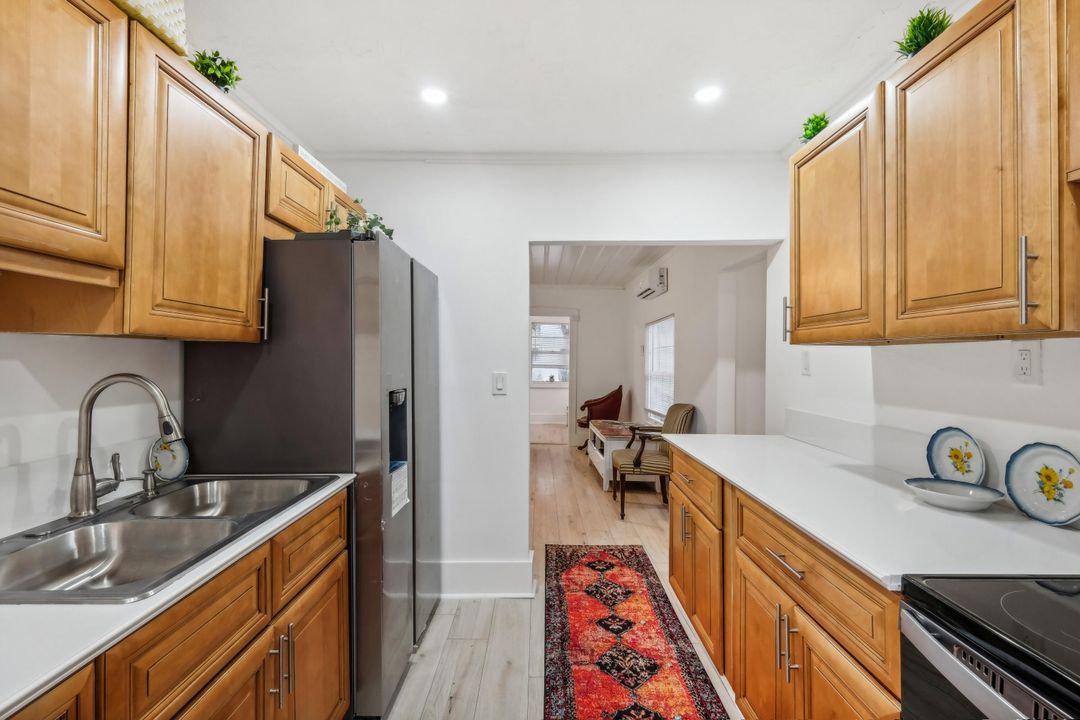 For Sale: $699,000 (3 beds, 2 baths, 1516 Square Feet)