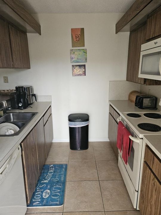 For Rent: $2,200 (2 beds, 2 baths, 1236 Square Feet)