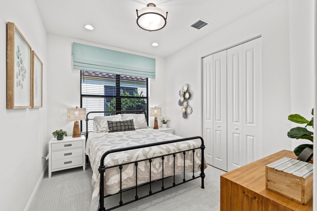 Active With Contract: $3,500 (3 beds, 2 baths, 1662 Square Feet)