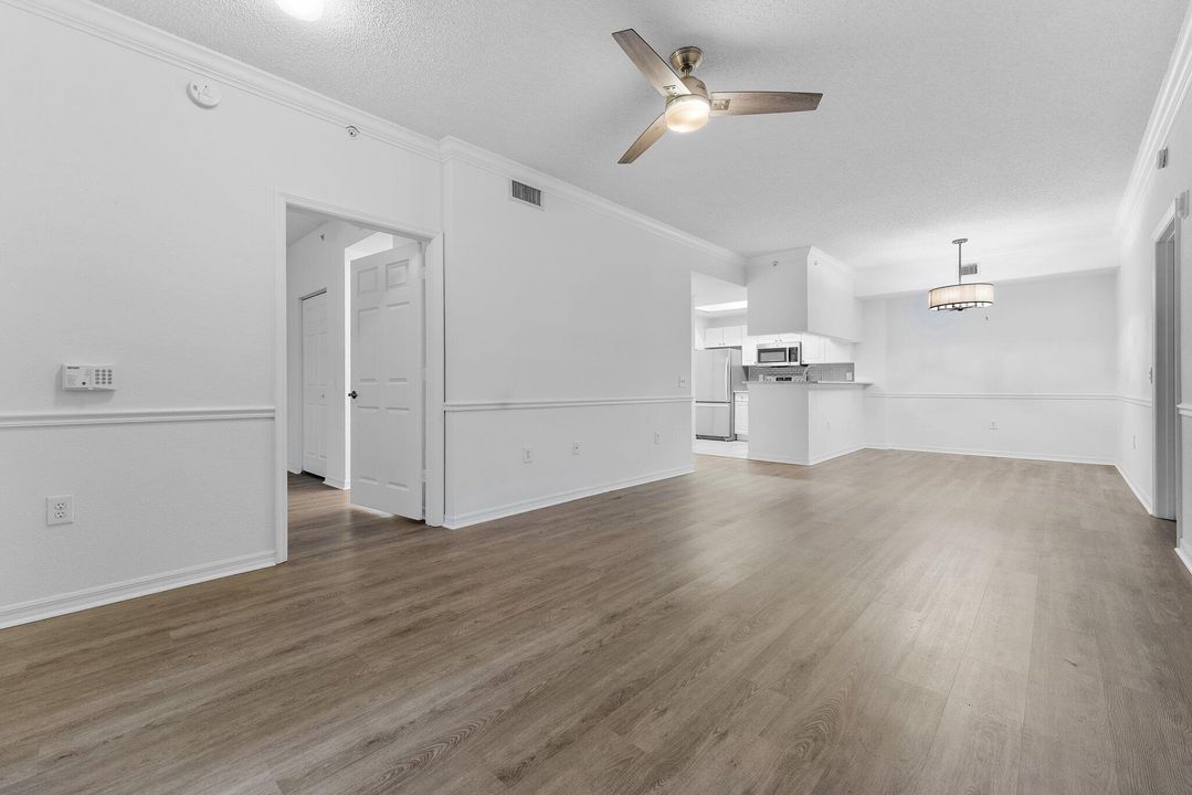 For Rent: $2,750 (2 beds, 2 baths, 1088 Square Feet)