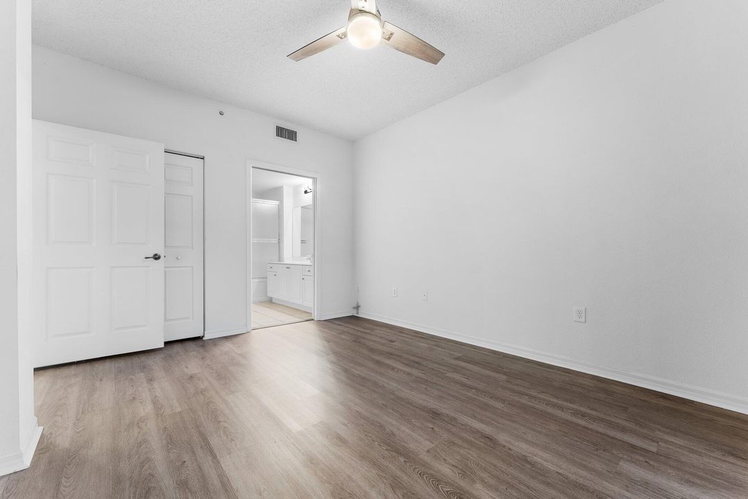 For Rent: $2,750 (2 beds, 2 baths, 1088 Square Feet)