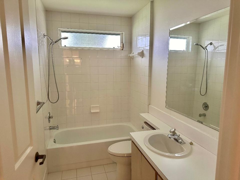 For Sale: $429,000 (2 beds, 2 baths, 1200 Square Feet)