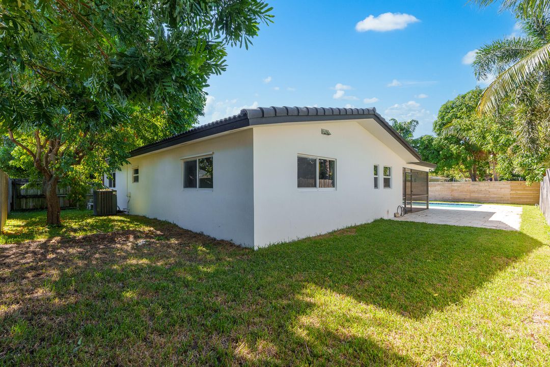 Active With Contract: $4,500 (3 beds, 2 baths, 1822 Square Feet)