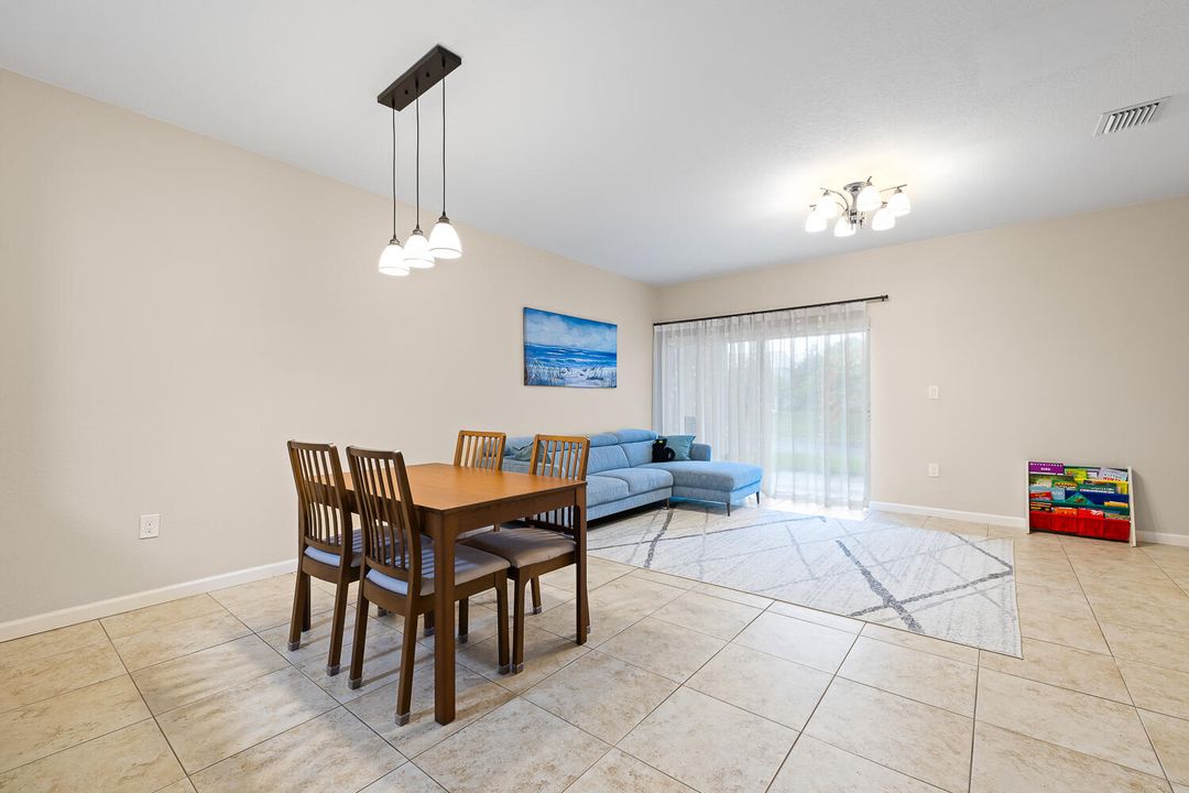 Active With Contract: $2,750 (3 beds, 2 baths, 1428 Square Feet)