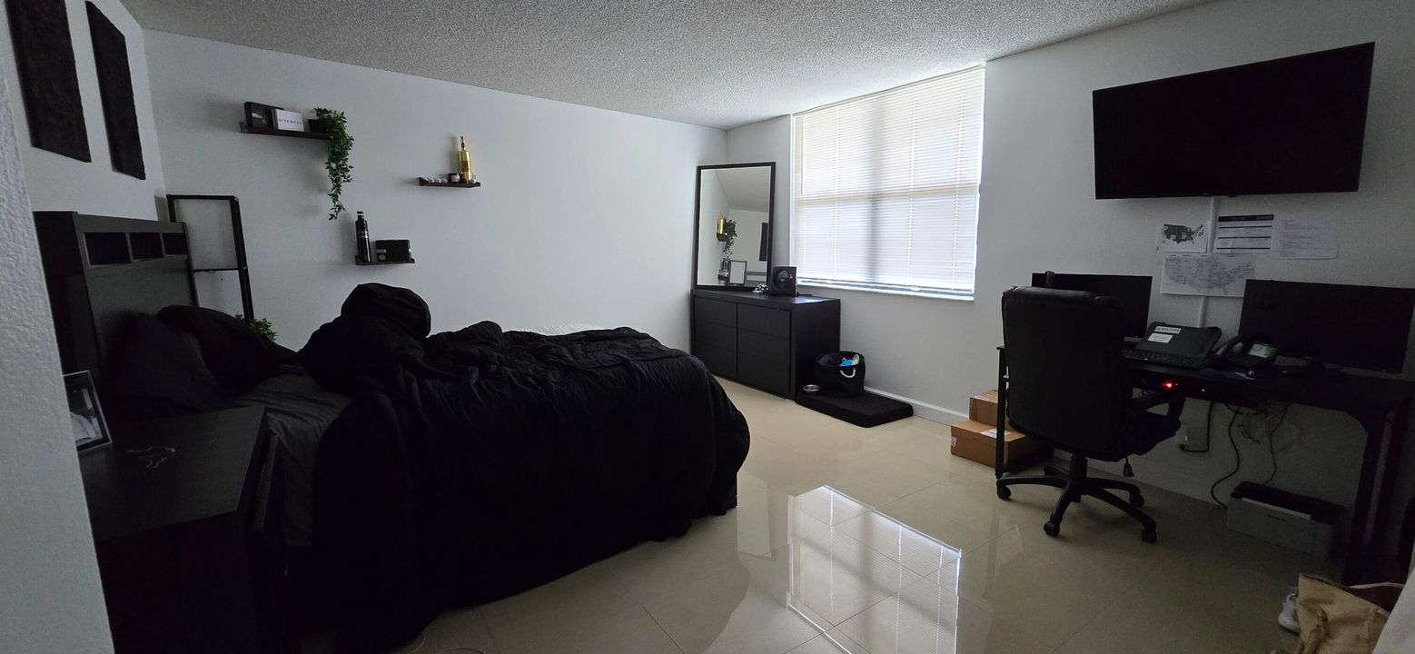 Active With Contract: $208,800 (2 beds, 2 baths, 1120 Square Feet)