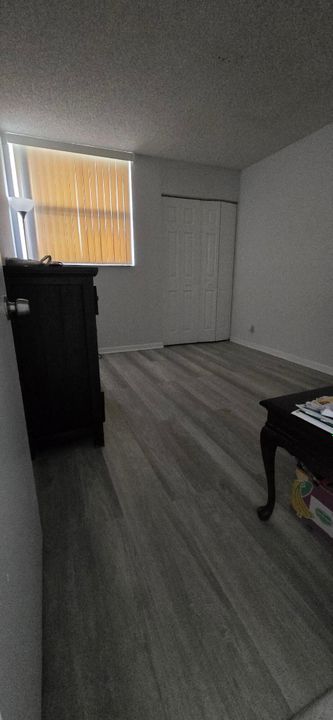 For Sale: $185,800 (2 beds, 2 baths, 920 Square Feet)