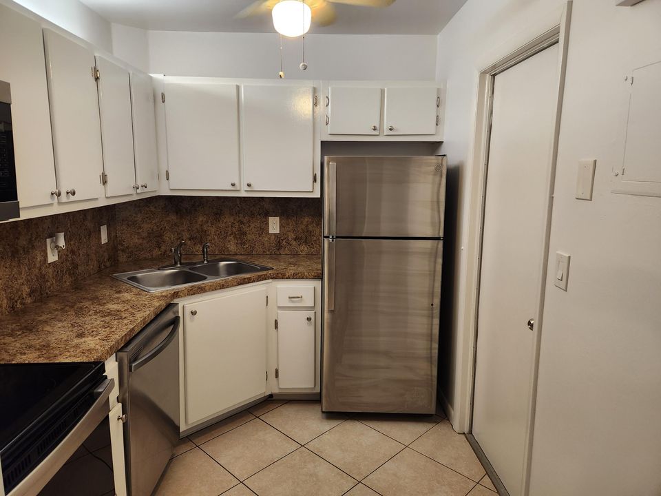 For Rent: $1,650 (1 beds, 1 baths, 709 Square Feet)