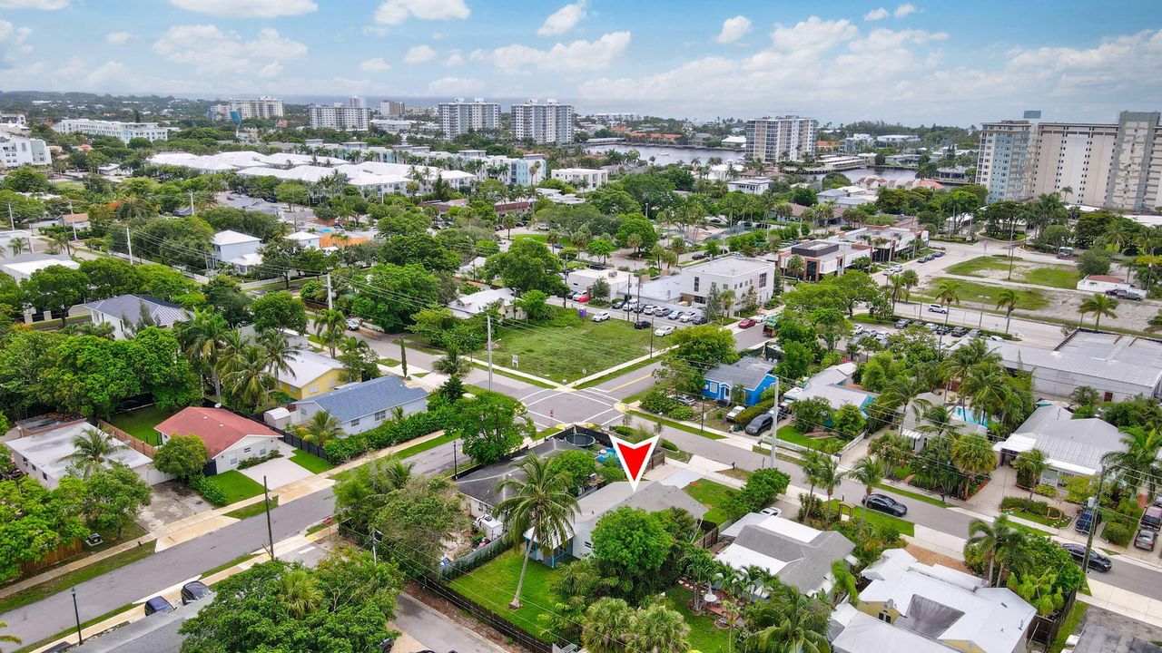 For Sale: $1,200,000 (3 beds, 2 baths, 1208 Square Feet)