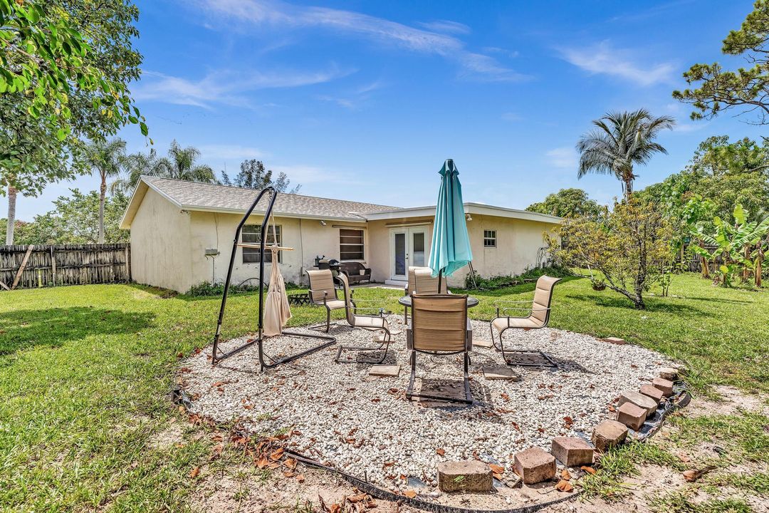 For Sale: $469,000 (3 beds, 2 baths, 1572 Square Feet)