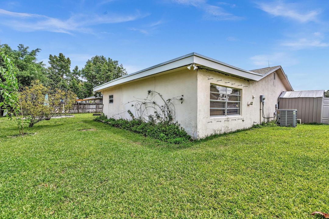 For Sale: $469,000 (3 beds, 2 baths, 1572 Square Feet)