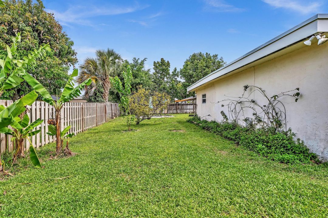 For Sale: $469,000 (3 beds, 2 baths, 1572 Square Feet)