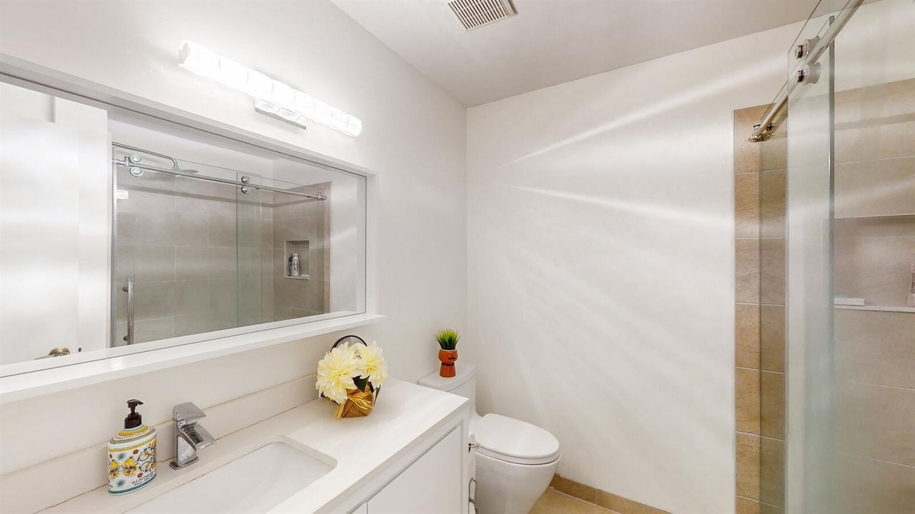 For Sale: $349,900 (2 beds, 2 baths, 1601 Square Feet)