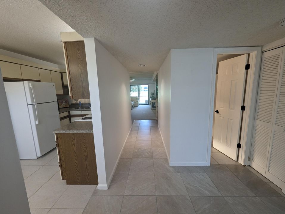 For Sale: $315,000 (2 beds, 2 baths, 1178 Square Feet)