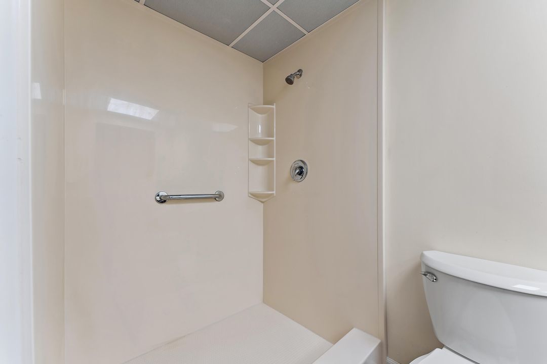 For Sale: $205,000 (2 beds, 2 baths, 1032 Square Feet)