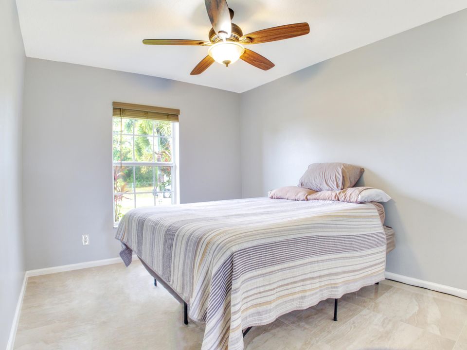 For Sale: $379,999 (3 beds, 2 baths, 1240 Square Feet)