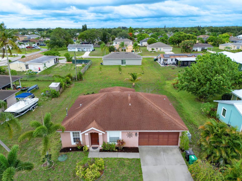 For Sale: $379,999 (3 beds, 2 baths, 1240 Square Feet)