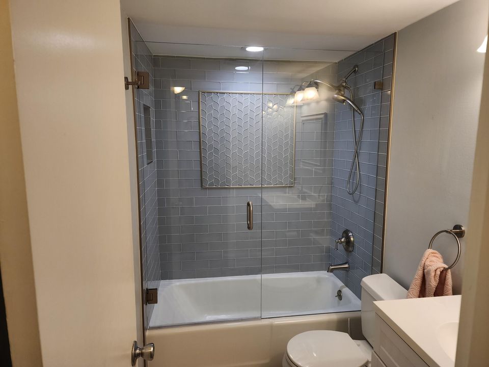 For Sale: $304,000 (2 beds, 2 baths, 1054 Square Feet)