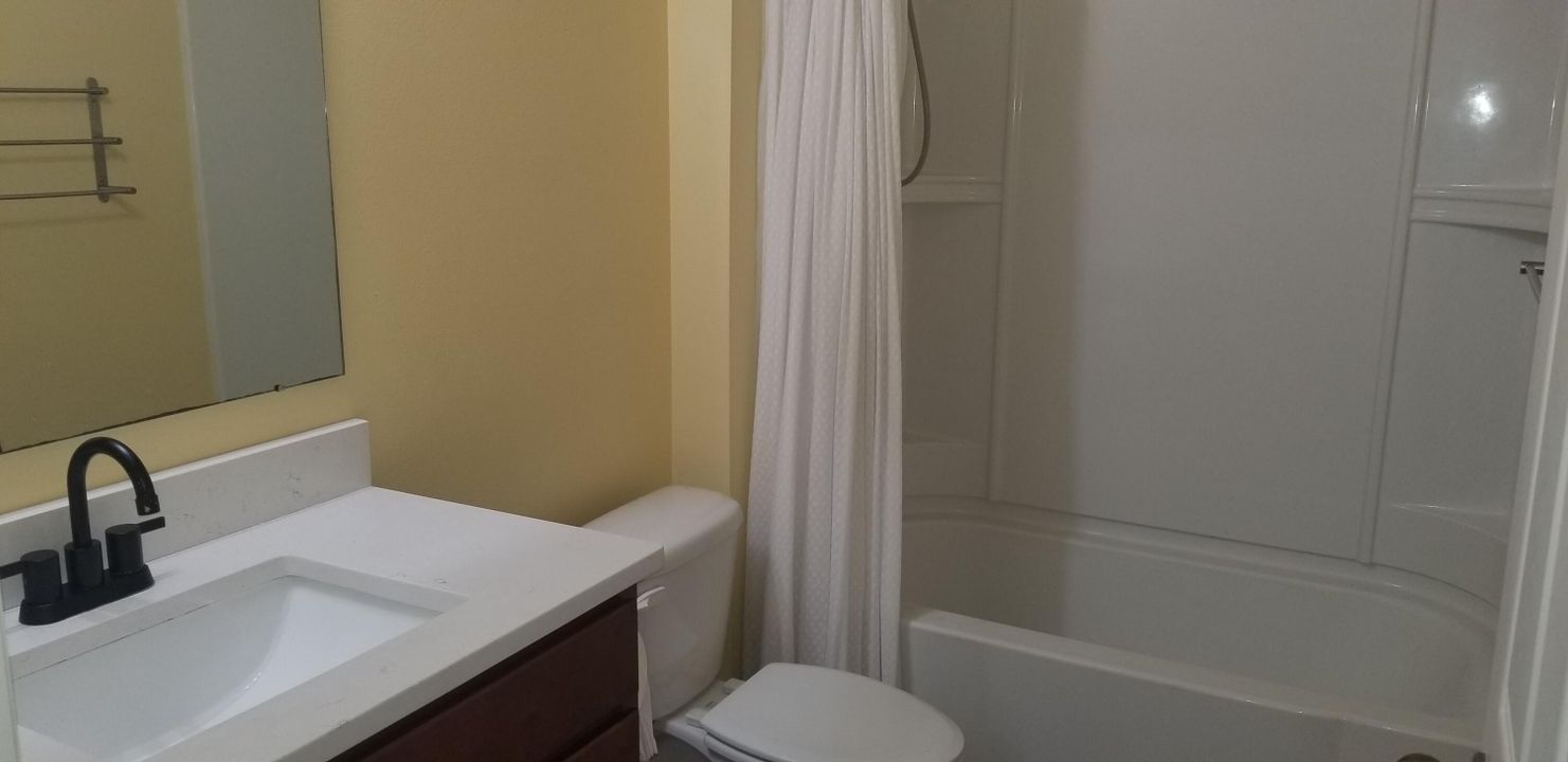 出租: $2,900 (4 贝兹, 2 浴室, 1955 平方英尺)